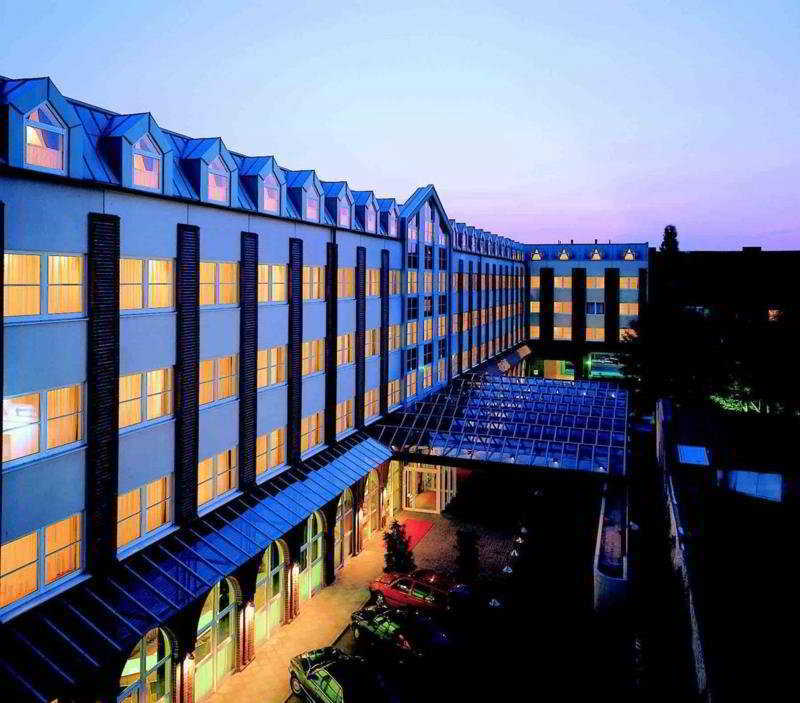 Dorint Airport-Hotel Berlin-Tegel Exterior foto