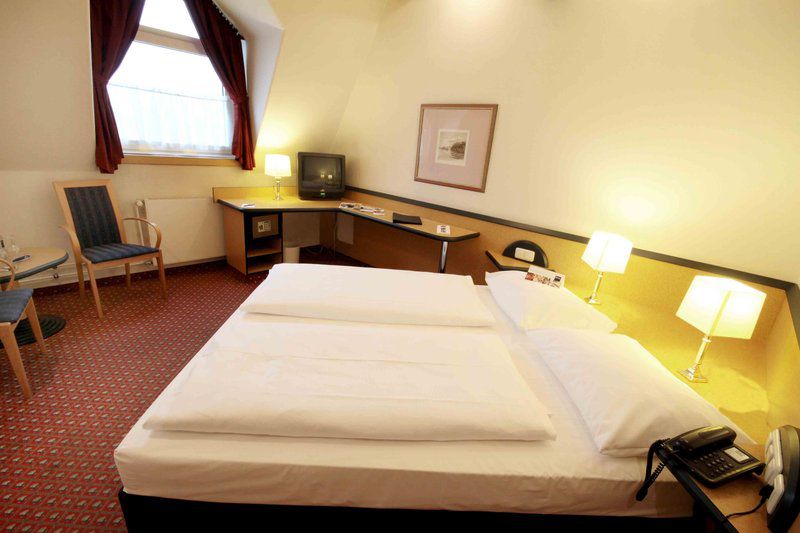 Dorint Airport-Hotel Berlin-Tegel Zimmer foto